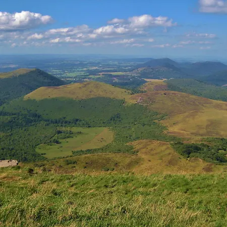 Charming With Swimming Pool In Espinasse-vozelle *