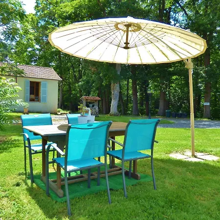 Charming With Swimming Pool In Espinasse-vozelle Nyaraló